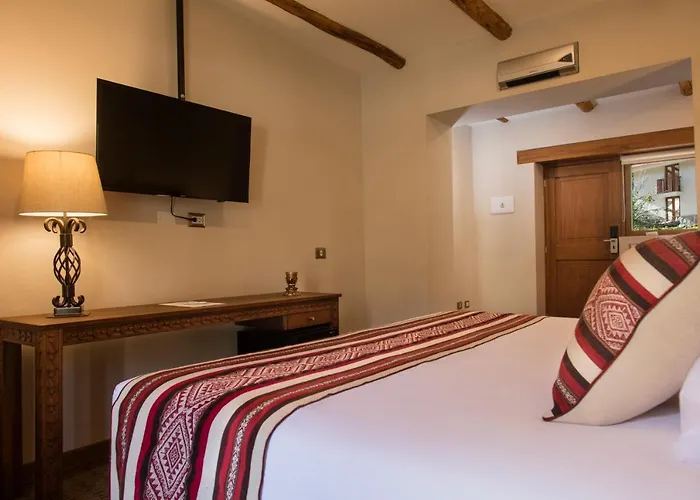 Hotel Del Pilar 5*