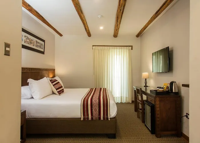 Hotel Del Pilar 5*